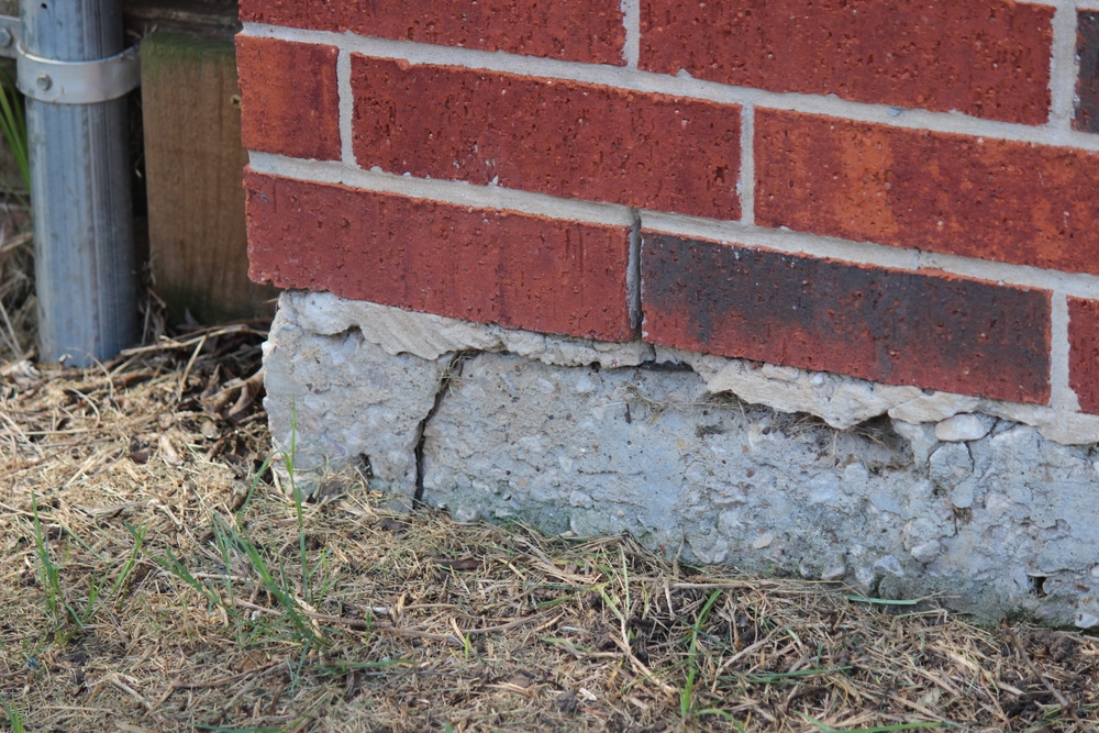 Corner,Crack,Due,To,Foundation,Problems,In,North,Texas